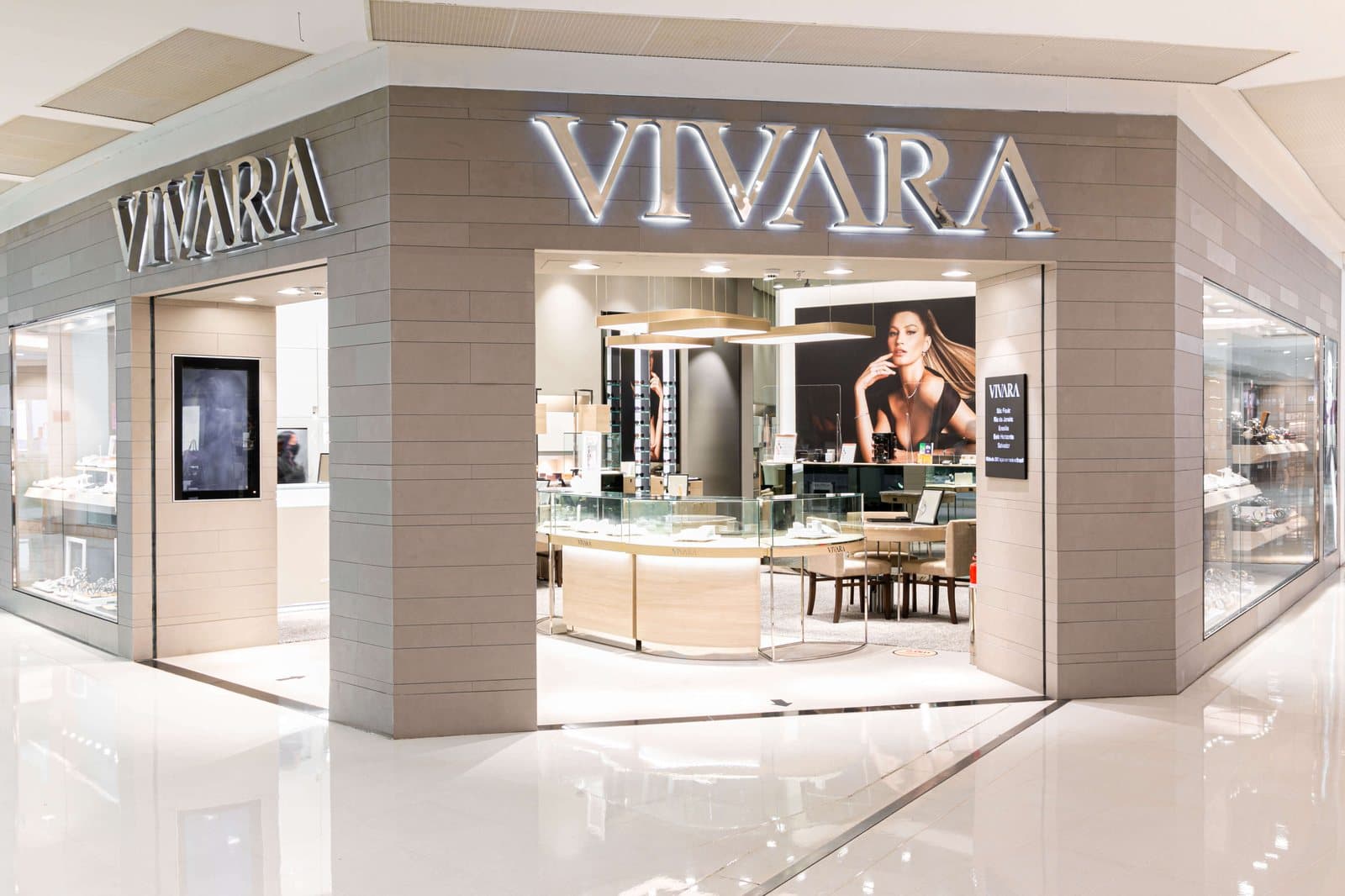 Fachada de loja da Vivara em shopping center